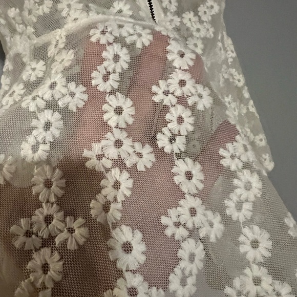 American Eagle sheer blouse size small - Picture 4 of 5